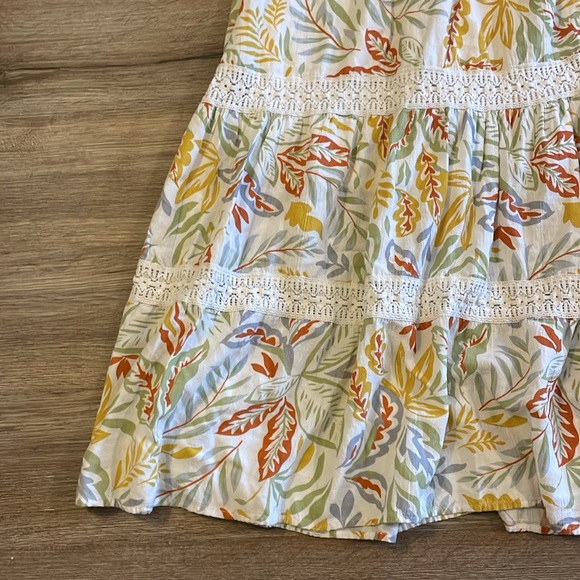 Jessica Simpson Yellow & Green Leaf Printed Cut-Out Maxi Dress w/ Crochet Tiers - Picture 5 of 14